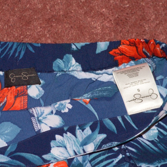 Red, white, blue floral shorts - Picture 2 of 3